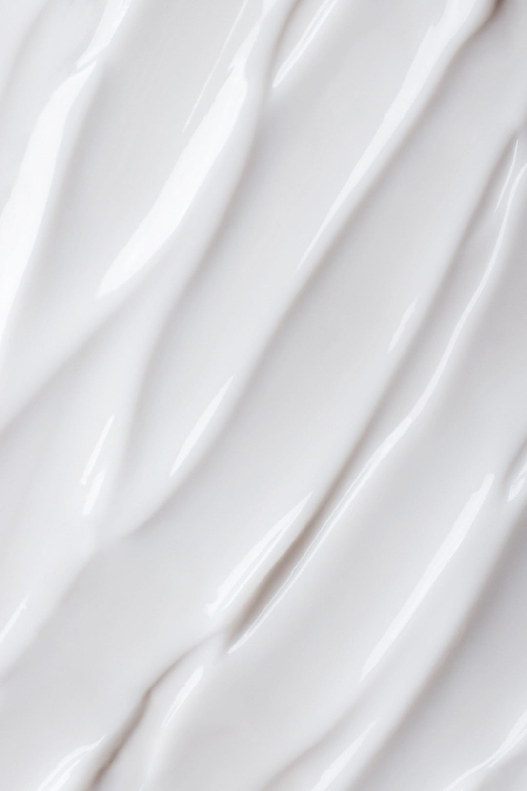 texture of 24H moisturizing and protective cream